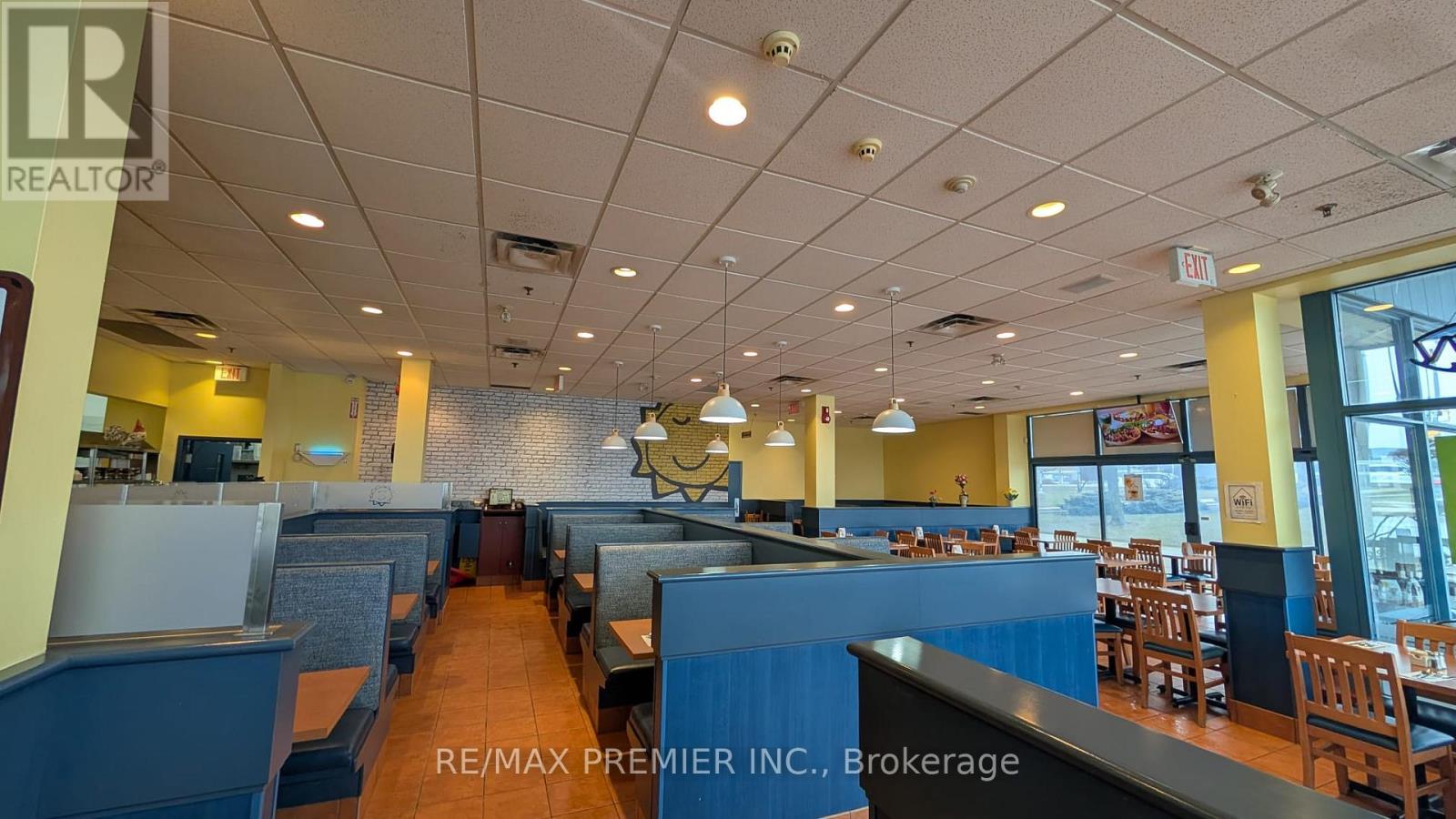 46/47 - 10909 Yonge Street N, Richmond Hill, Ontario  L4C 3E3 - Photo 5 - N12931292