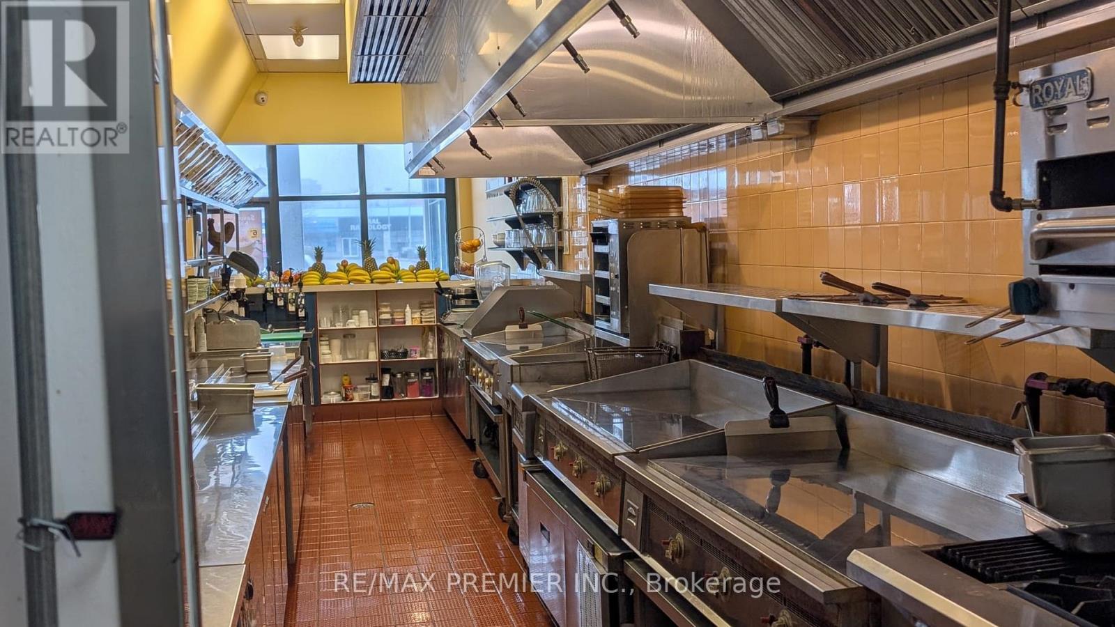 46/47 - 10909 Yonge Street N, Richmond Hill, Ontario  L4C 3E3 - Photo 7 - N12931292