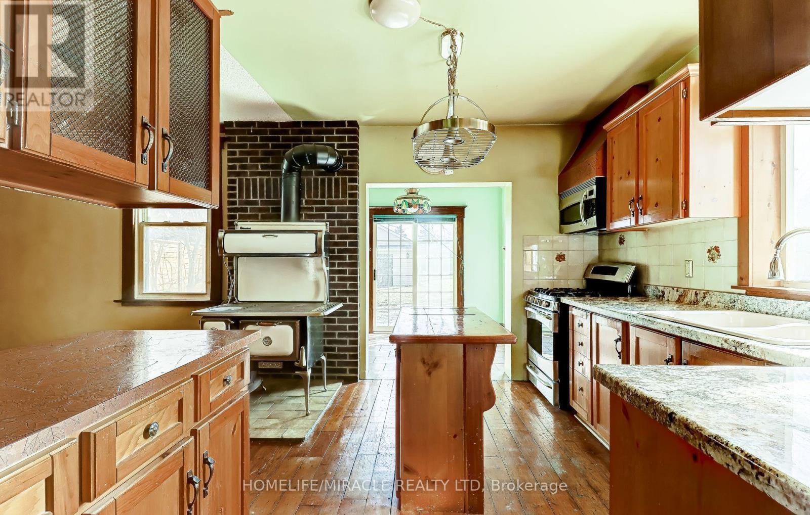 8243 Kipling Avenue, Vaughan, Ontario  L4L 2A5 - Photo 11 - N12929498