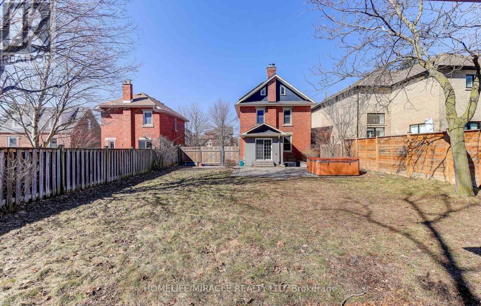 8243 Kipling Avenue, Vaughan, Ontario  L4L 2A5 - Photo 26 - N12929498