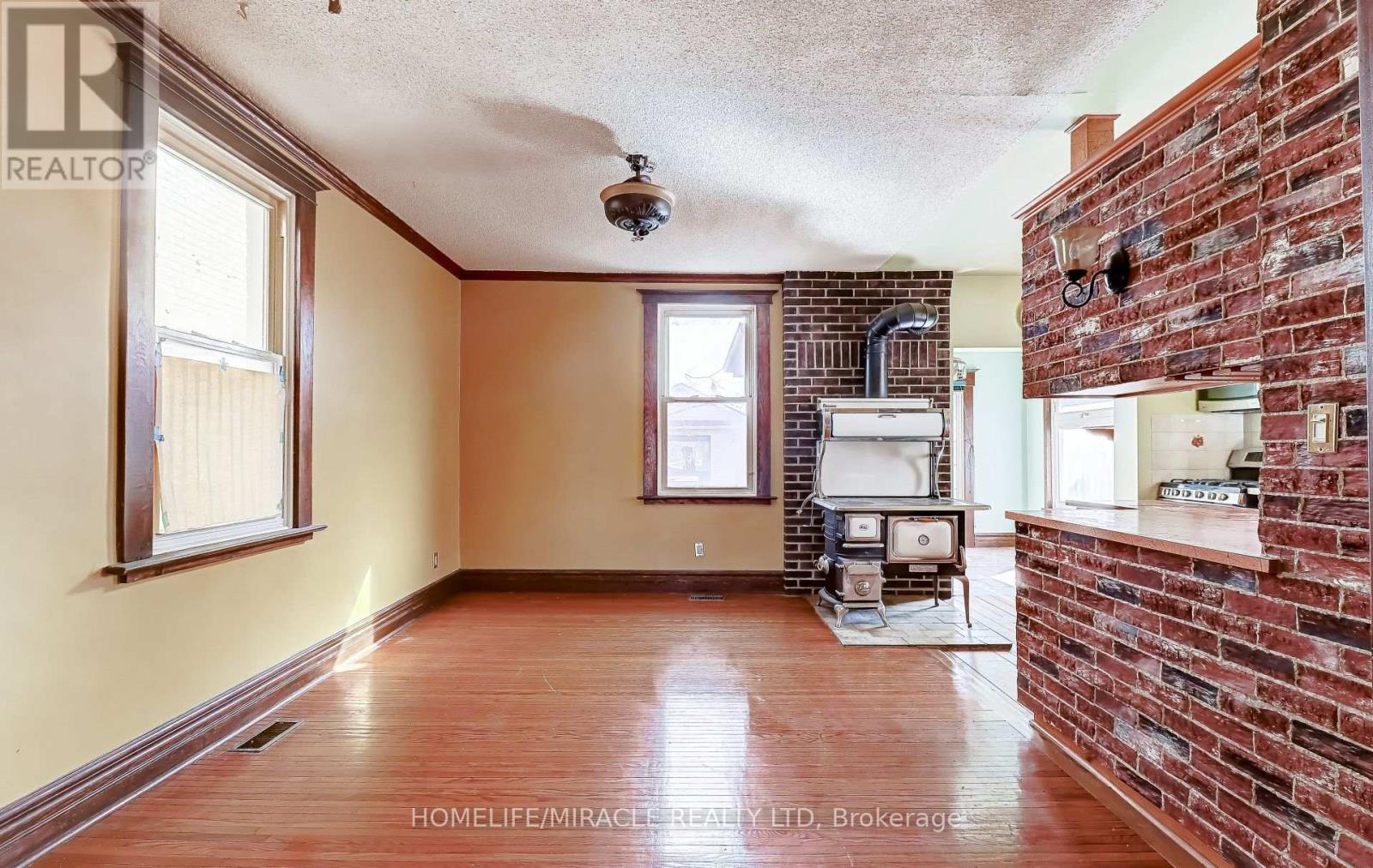 8243 Kipling Avenue, Vaughan, Ontario  L4L 2A5 - Photo 6 - N12929498