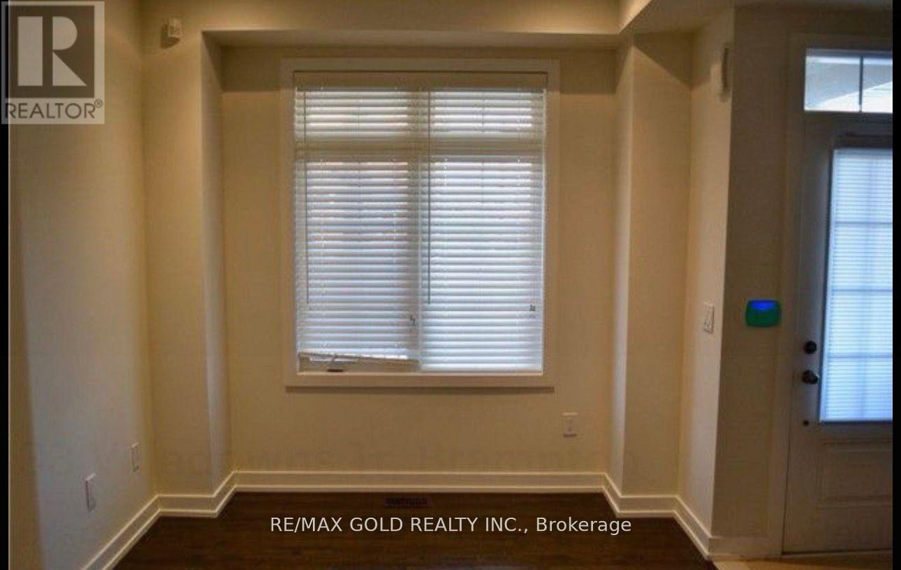 33 Villadowns Trail, Brampton, Ontario L6R 3V6 - Photo 4 - W12931282