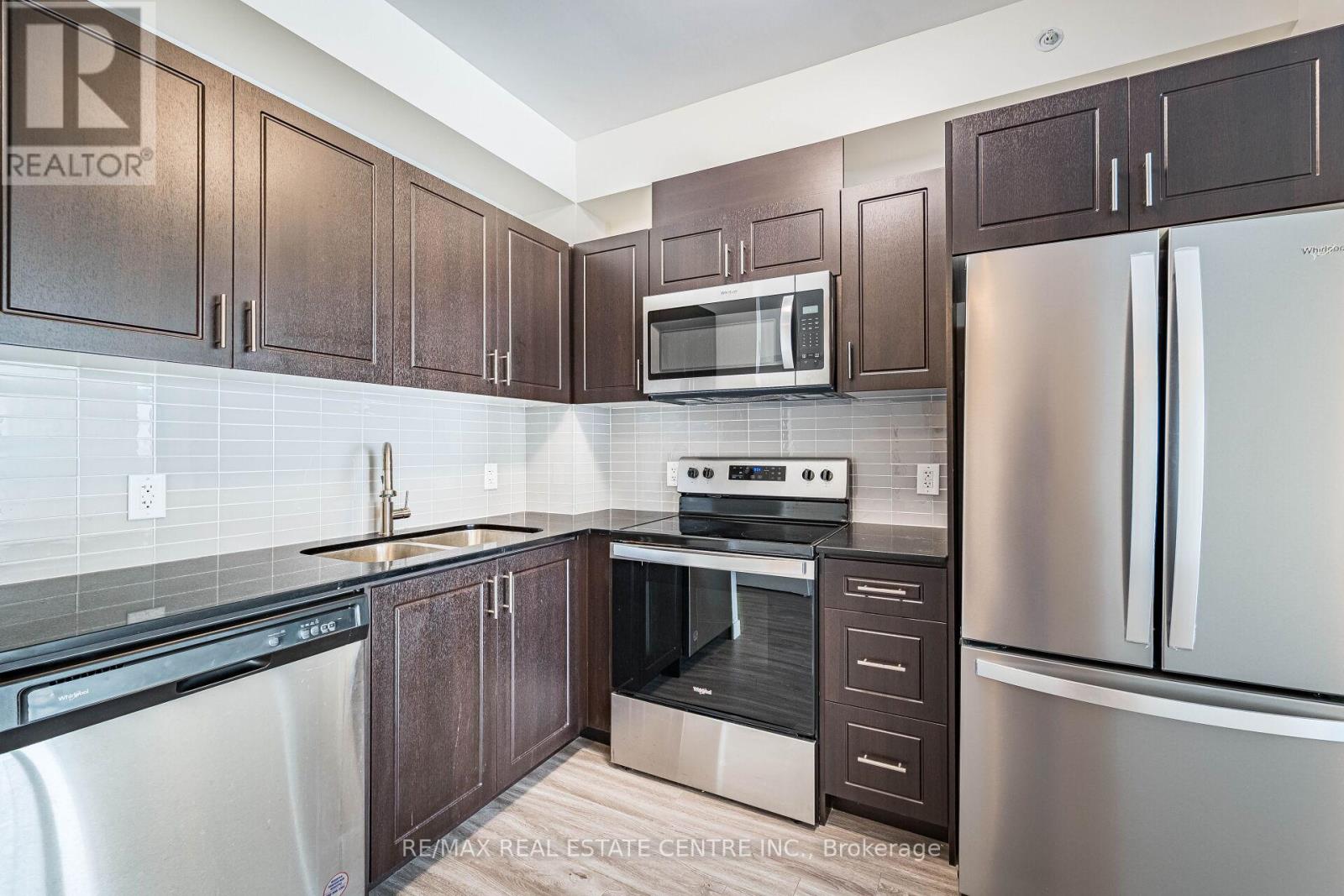 1007 - 128 King Street N, Waterloo, Ontario N2J 2X9 - Photo 12 - X12931268