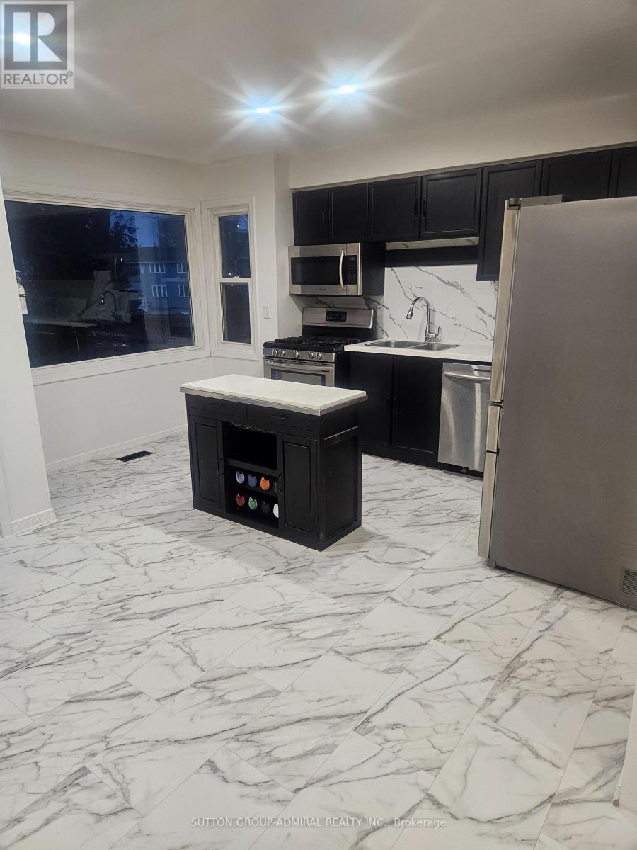 32 Magani Drive, Bradford West Gwillimbury, Ontario  L3Z 2S7 - Photo 7 - N12796652