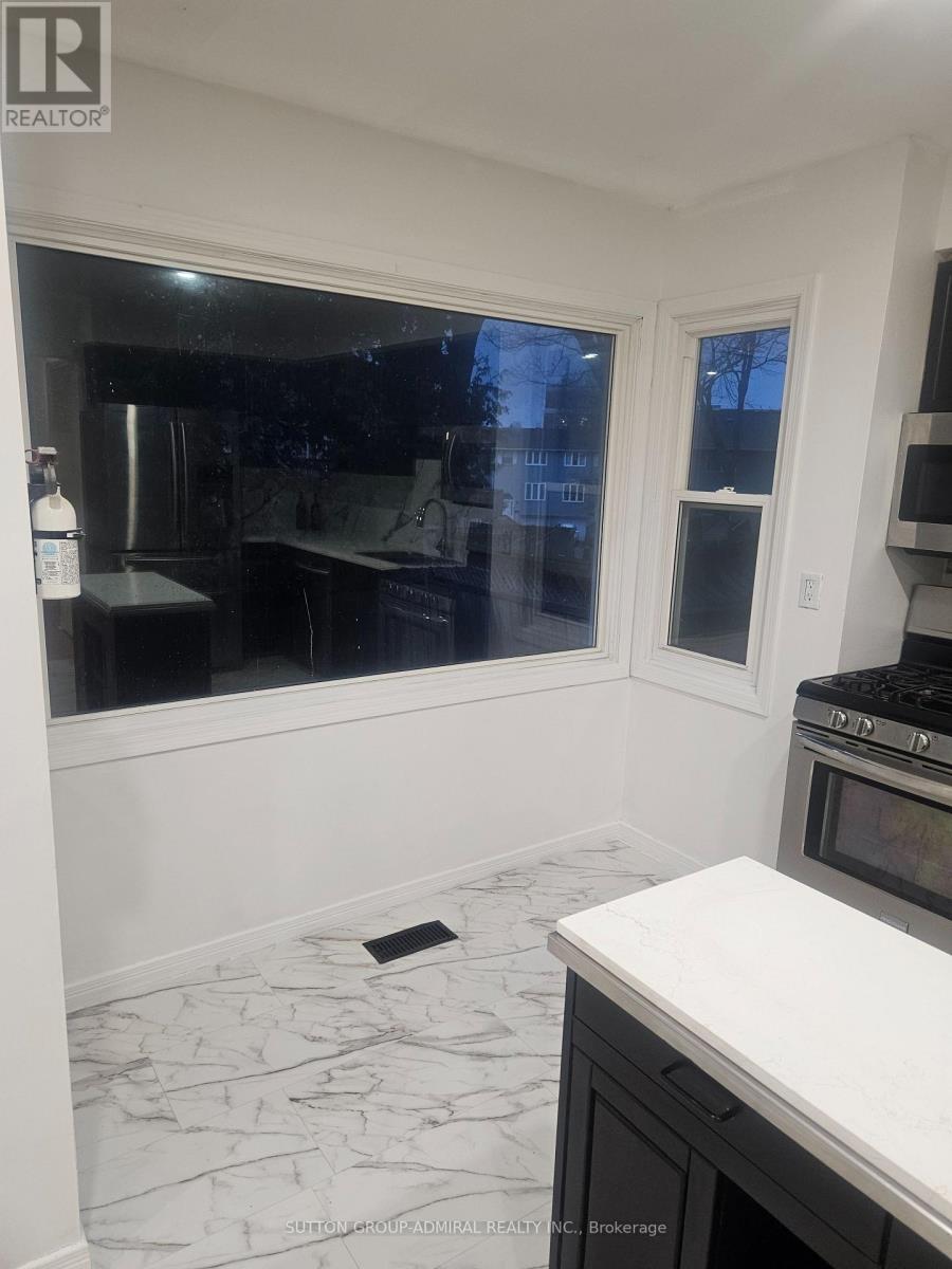 32 Magani Drive, Bradford West Gwillimbury, Ontario  L3Z 2S7 - Photo 9 - N12796652