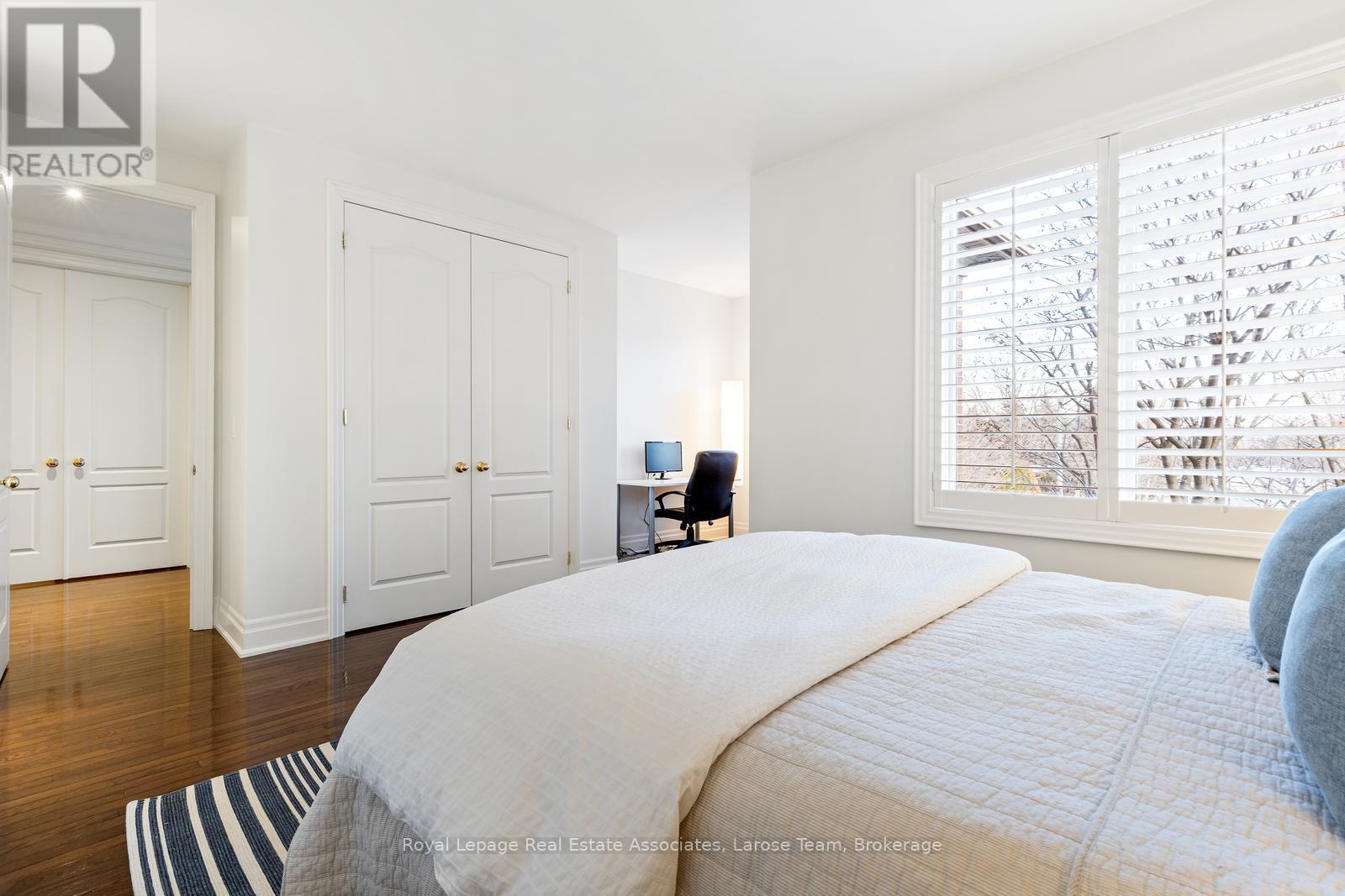 562 Gladwyne Court, Mississauga, Ontario  L5H 4L4 - Photo 36 - W12856138