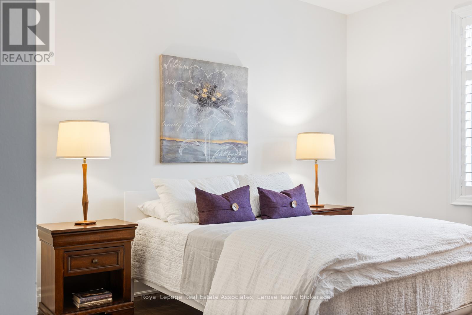 562 Gladwyne Court, Mississauga, Ontario  L5H 4L4 - Photo 32 - W12856138