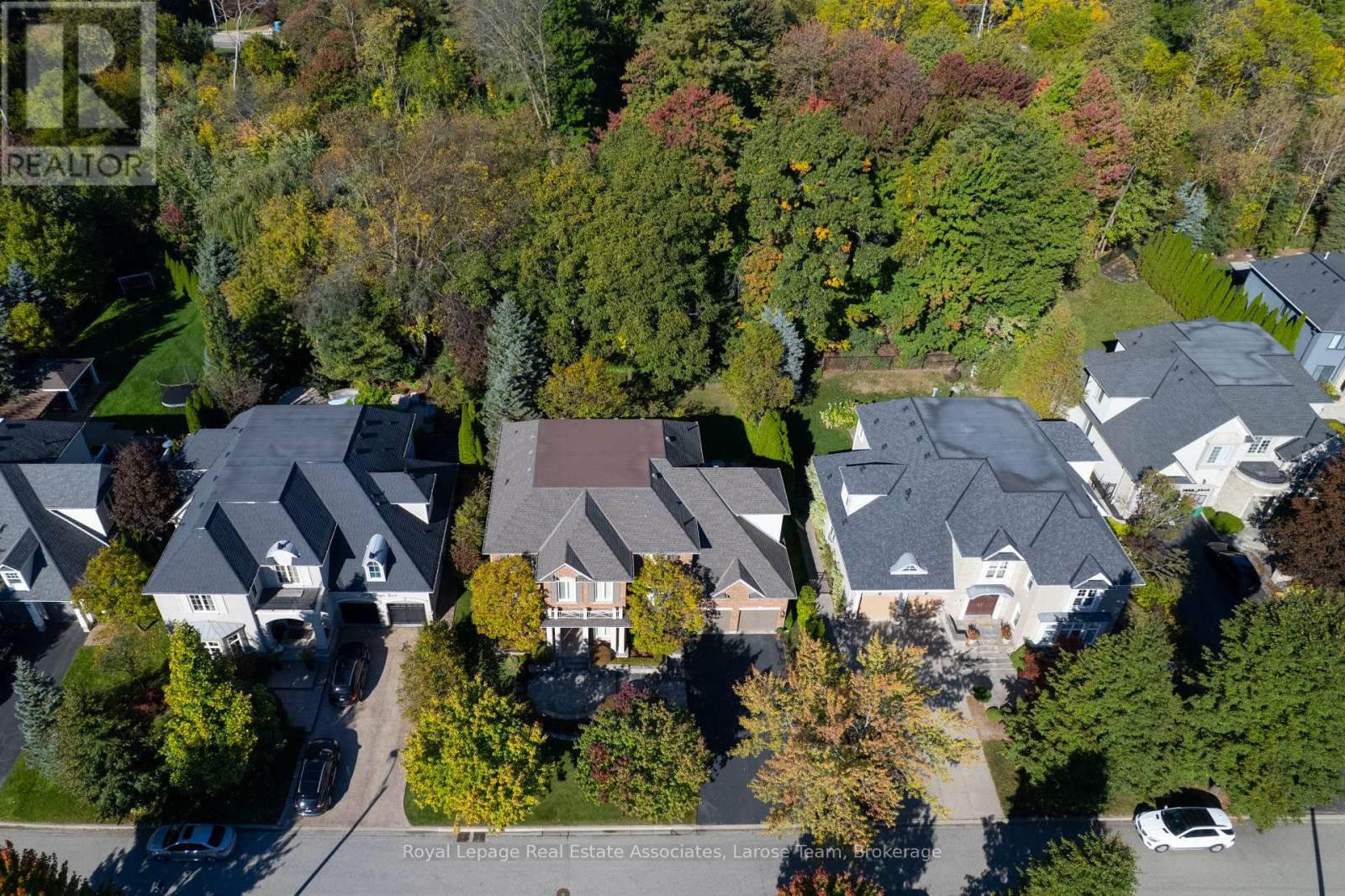 562 Gladwyne Court, Mississauga, Ontario  L5H 4L4 - Photo 47 - W12856138