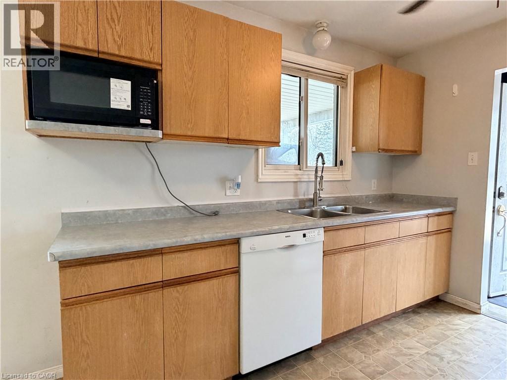 259 Camille Crescent, Waterloo, Ontario  N2K 3B8 - Photo 5 - 40815823