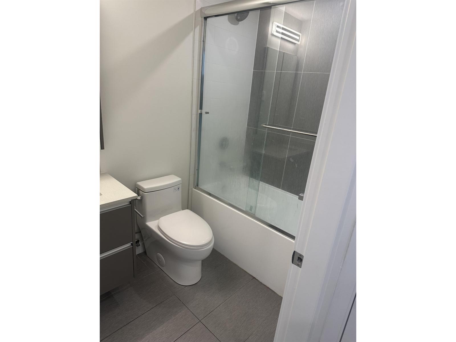 407 14225 103a Avenue, Surrey, British Columbia  V3T 0T4 - Photo 12 - R3104272