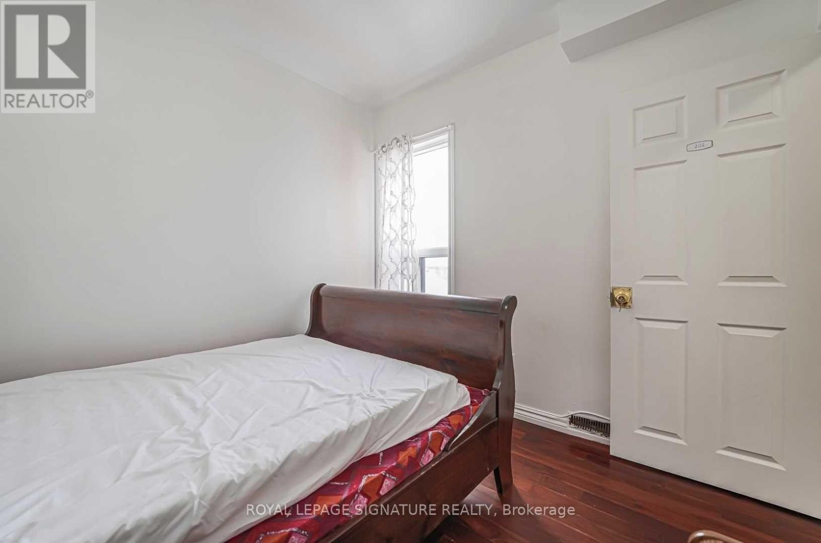 80 Markham Street, Toronto, Ontario  M6J 2G5 - Photo 5 - C12931342