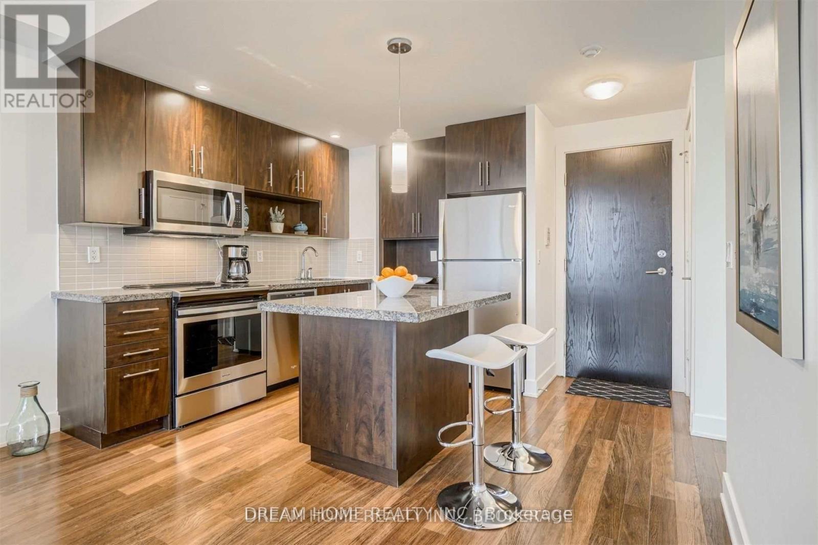 3810 - 120 Homewood Avenue, Toronto, Ontario  M4Y 2J3 - Photo 4 - C12931366