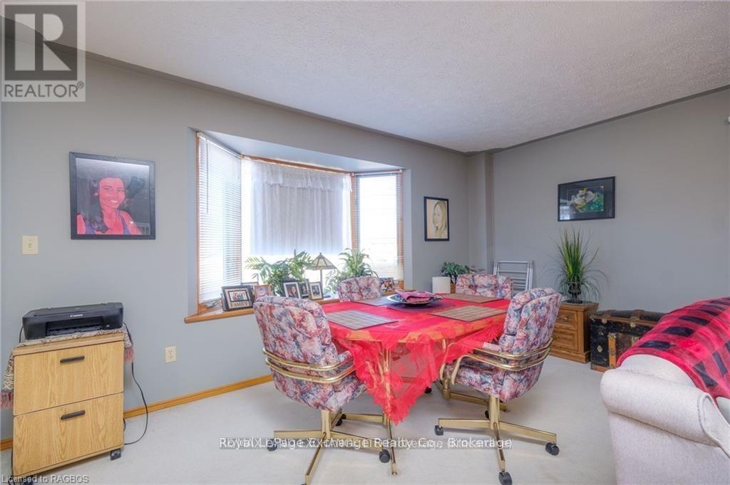 247 Broadway Street, Kincardine, Ontario  N2Z 2X9 - Photo 10 - X12931330