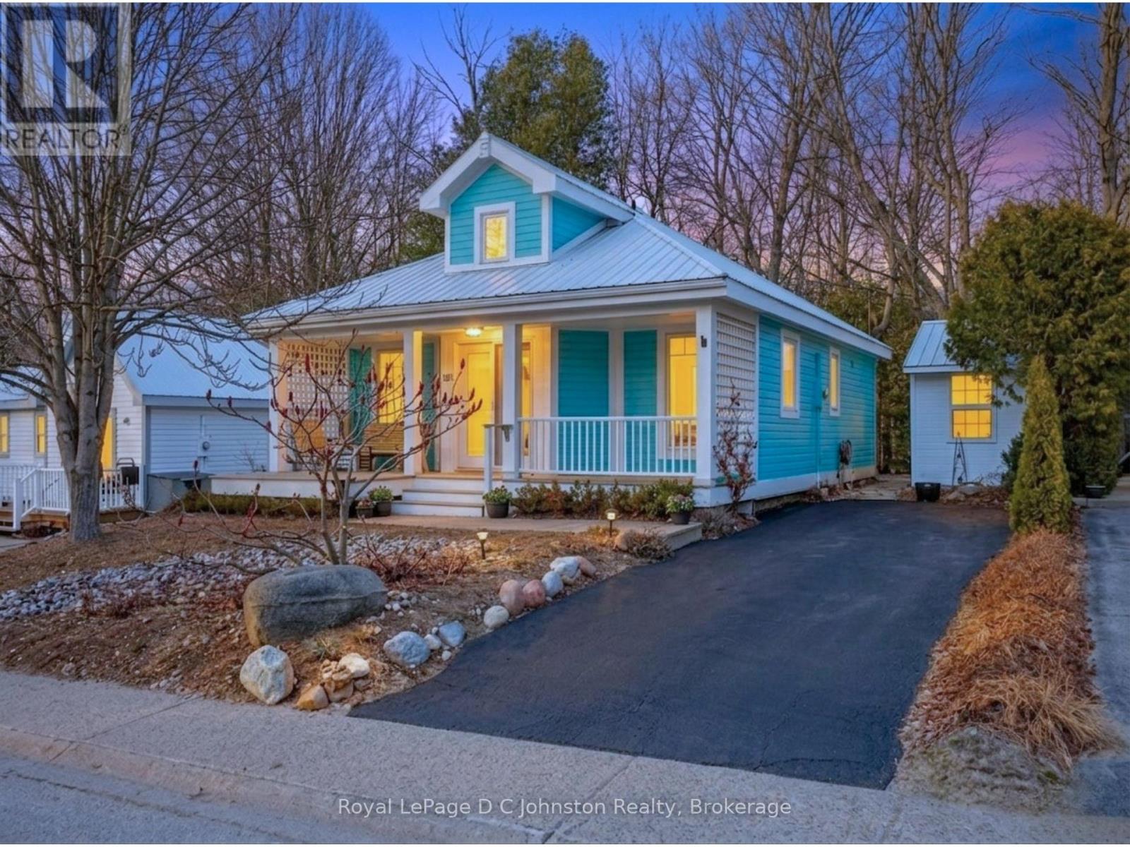 106 - 383 Mcnabb Street, Saugeen Shores, Ontario  N0H 2L0 - Photo 2 - X12931362