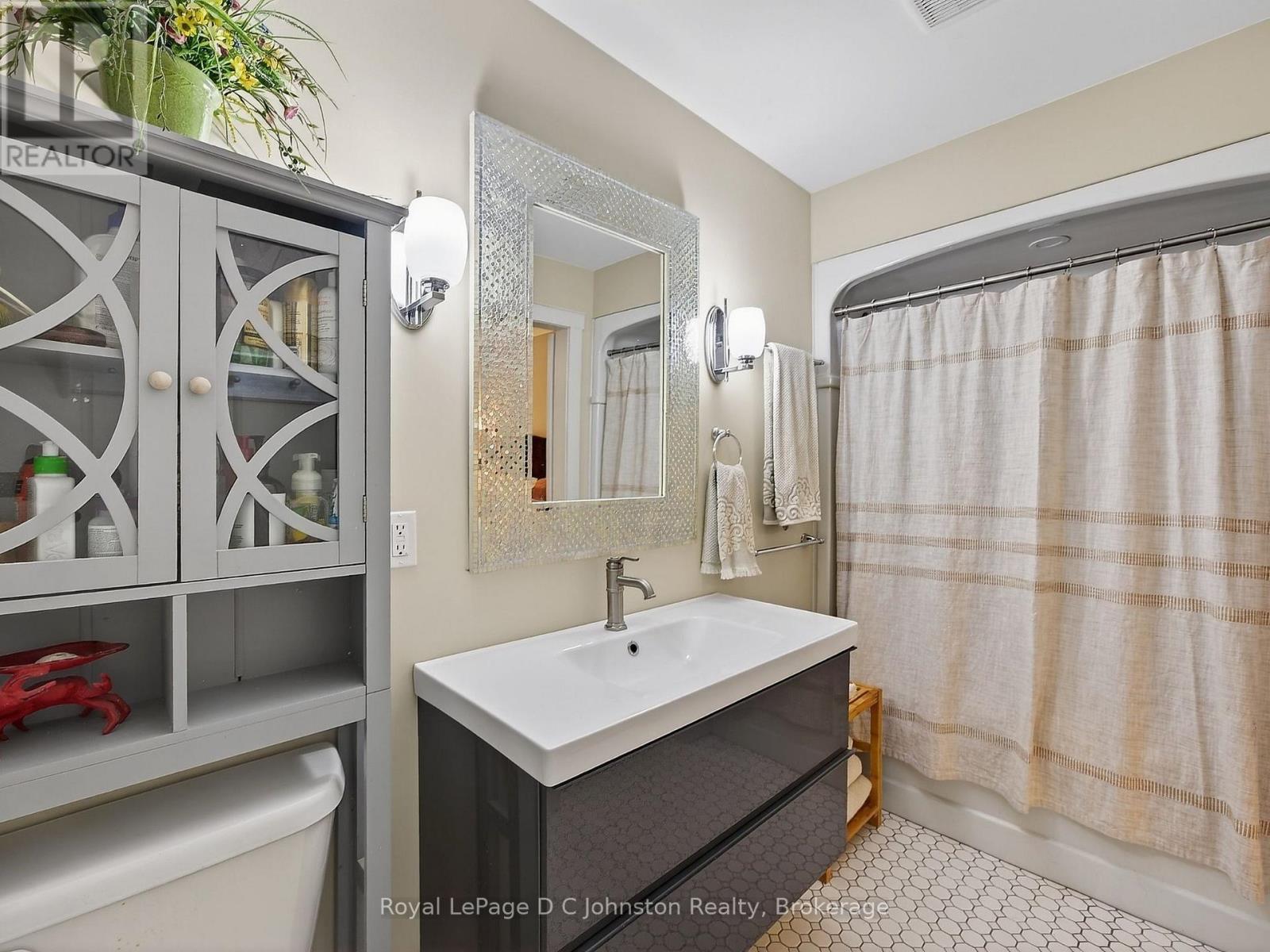 106 - 383 Mcnabb Street, Saugeen Shores, Ontario  N0H 2L0 - Photo 27 - X12931362