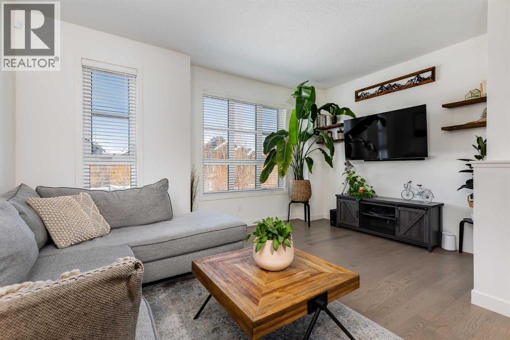 160 Walden Path Se, Calgary, Alberta  T2X 4C4 - Photo 4 - A2293873