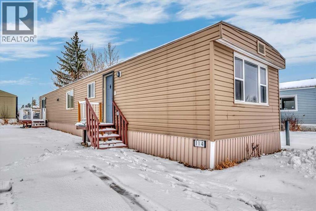 114, 6220 17 Avenue Se, Calgary, Alberta  T2A 0W6 - Photo 1 - A2297094