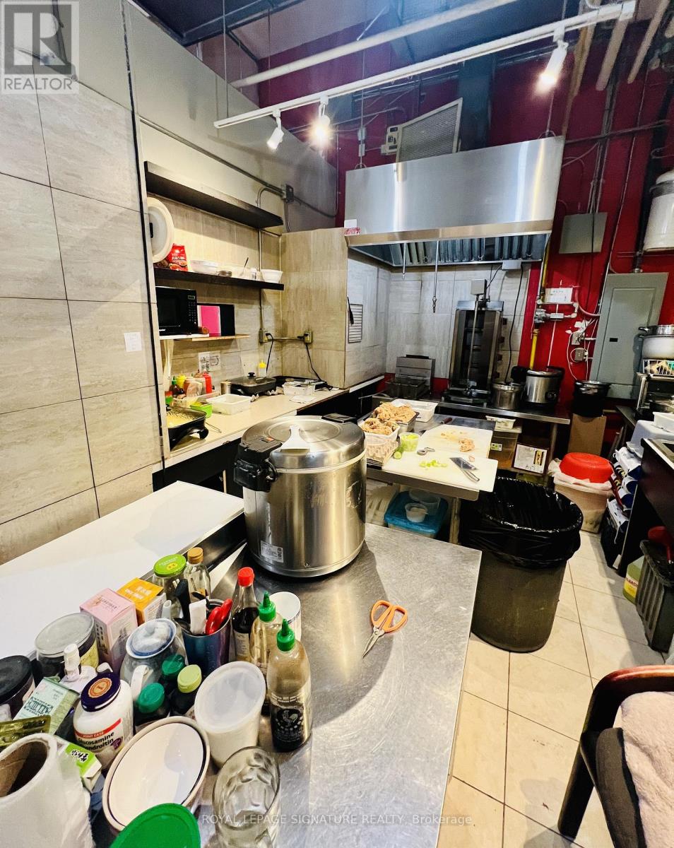 299 - 7181 Yonge Street, Markham, Ontario  L3T 0C7 - Photo 8 - N12931348