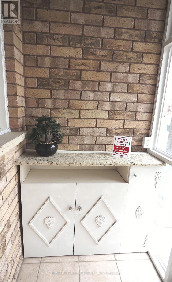 15 Amulet Crescent, Richmond Hill, Ontario L4S 2S2 - Photo 2 - N12931364