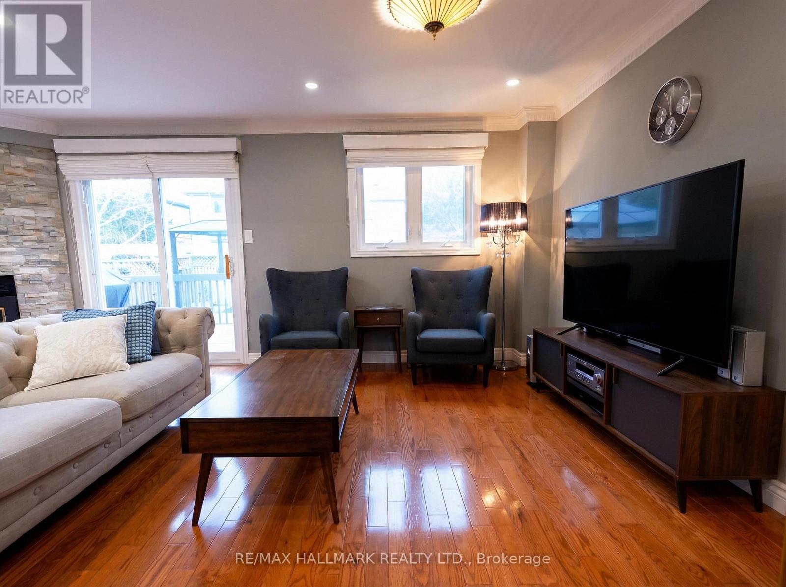 27 Constellation Crescent, Richmond Hill, Ontario  L4C 8J8 - Photo 6 - N12931368