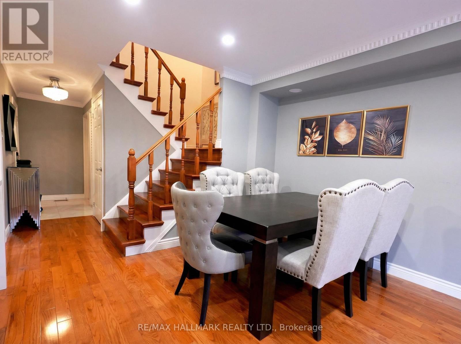 27 Constellation Crescent, Richmond Hill, Ontario  L4C 8J8 - Photo 7 - N12931368