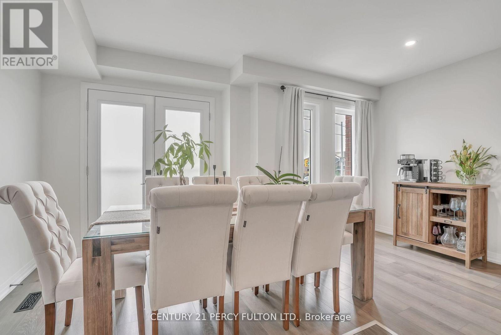 89 Fairlane Avenue, Barrie, Ontario  L9L 0M9 - Photo 10 - S12931320