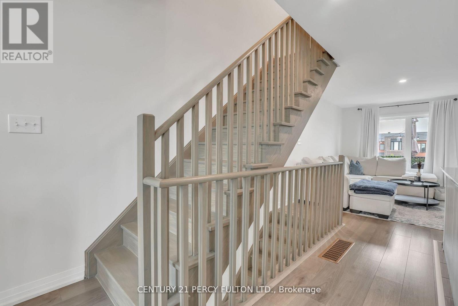 89 Fairlane Avenue, Barrie, Ontario  L9L 0M9 - Photo 11 - S12931320