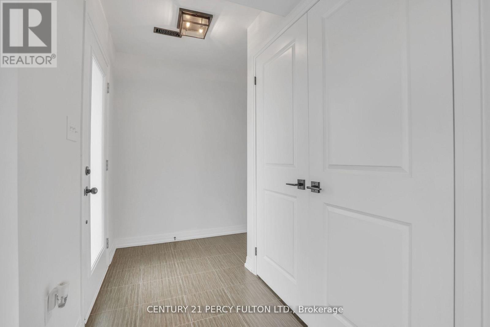 89 Fairlane Avenue, Barrie, Ontario  L9L 0M9 - Photo 7 - S12931320