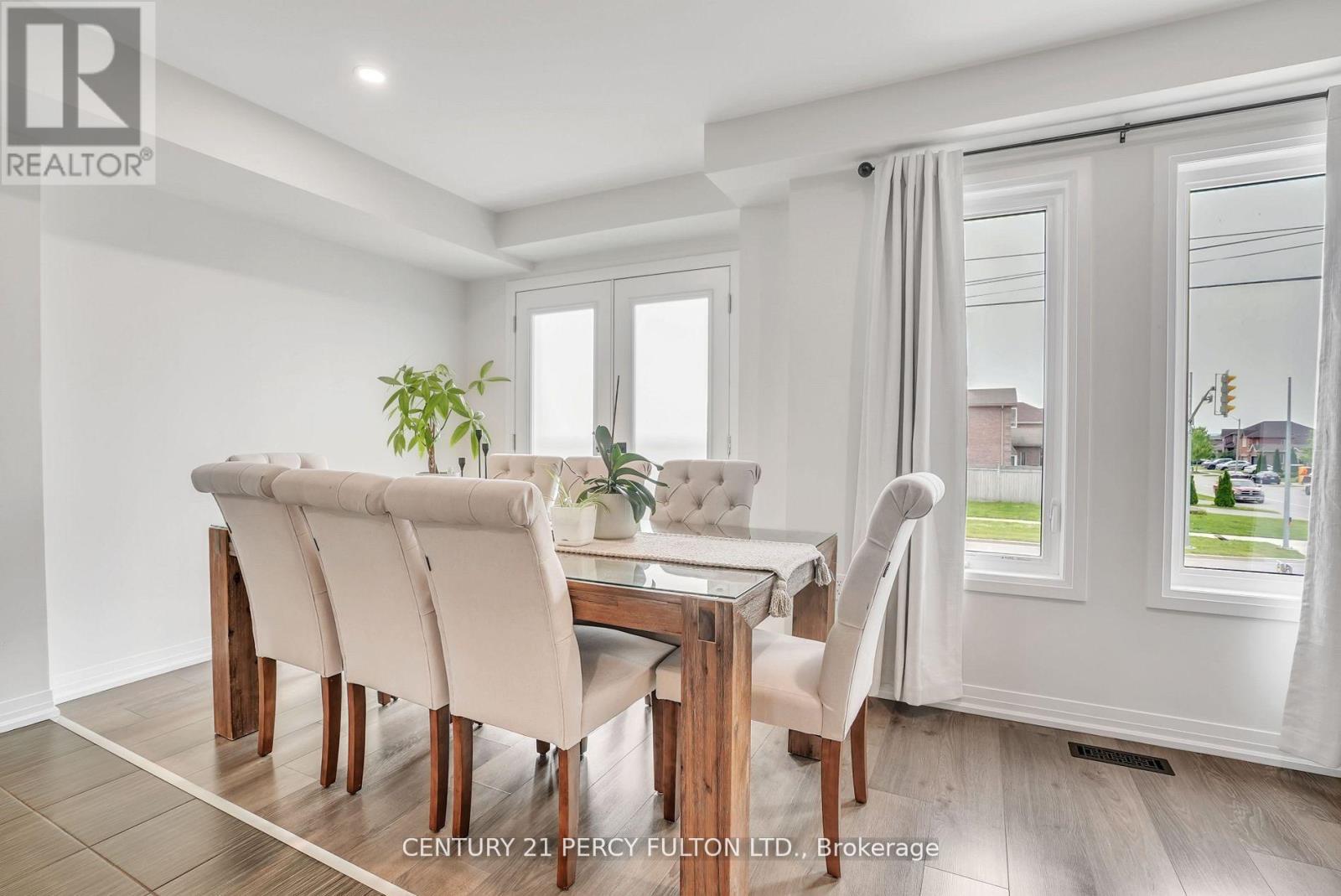 89 Fairlane Avenue, Barrie, Ontario  L9L 0M9 - Photo 8 - S12931320