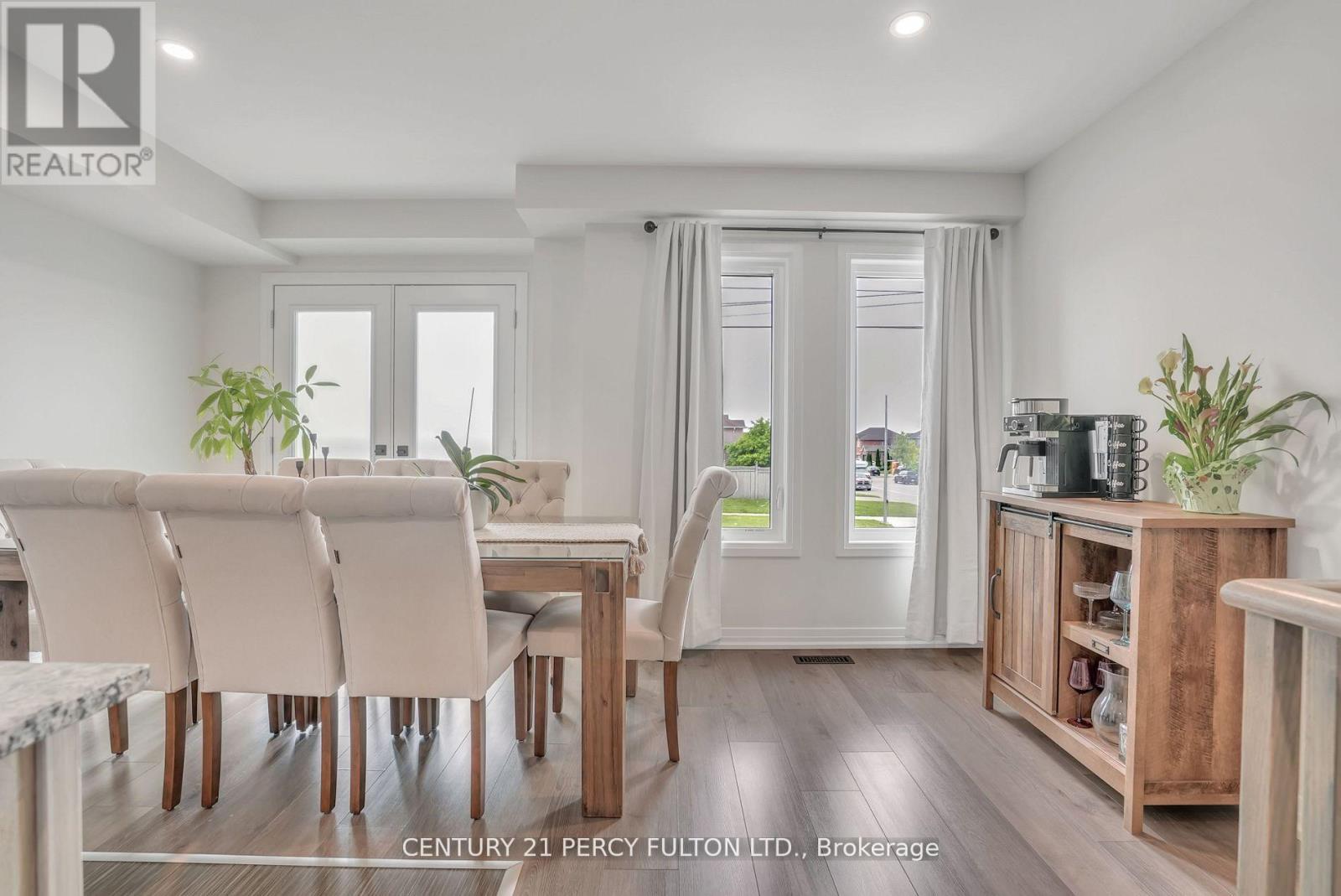 89 Fairlane Avenue, Barrie, Ontario  L9L 0M9 - Photo 9 - S12931320