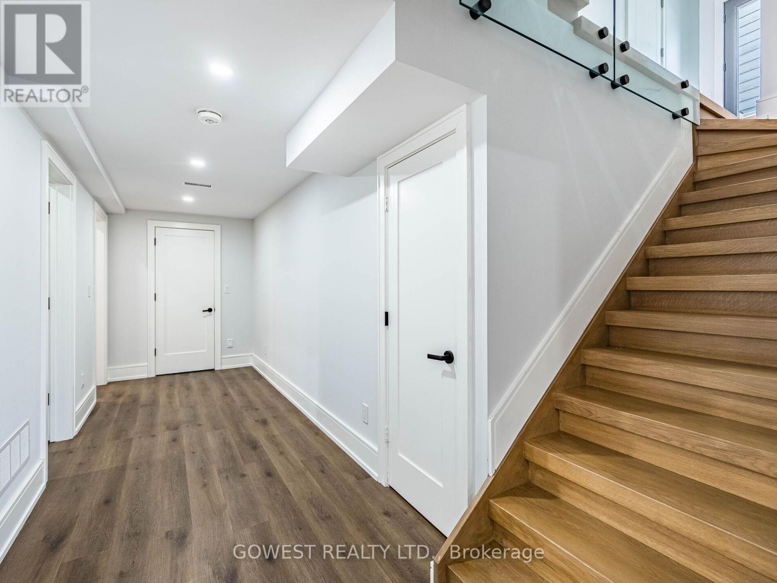 402 Niar Avenue, Mississauga, Ontario  L5G 1W3 - Photo 37 - W12931328