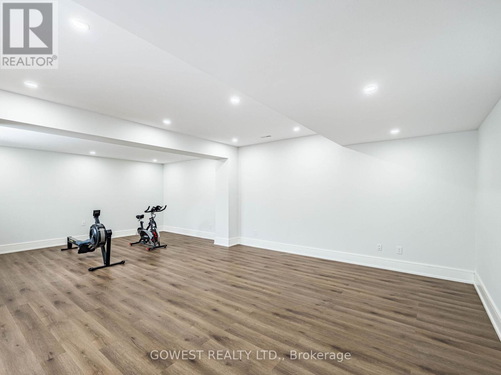 402 Niar Avenue, Mississauga, Ontario  L5G 1W3 - Photo 42 - W12931328