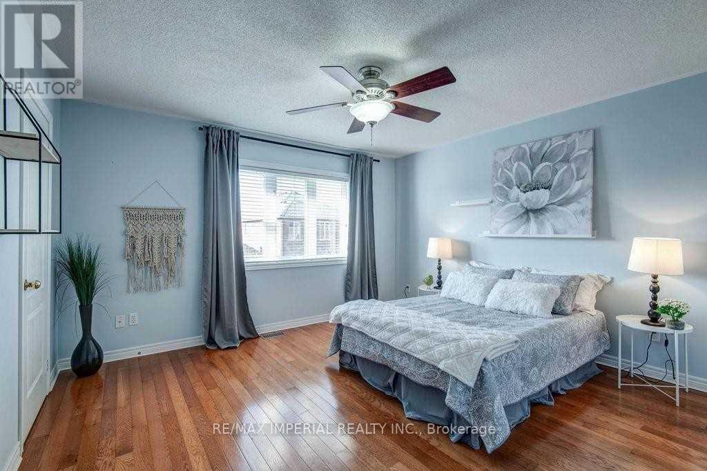 2438 Felhaber Crescent, Oakville, Ontario  L6H 7N8 - Photo 10 - W12931344