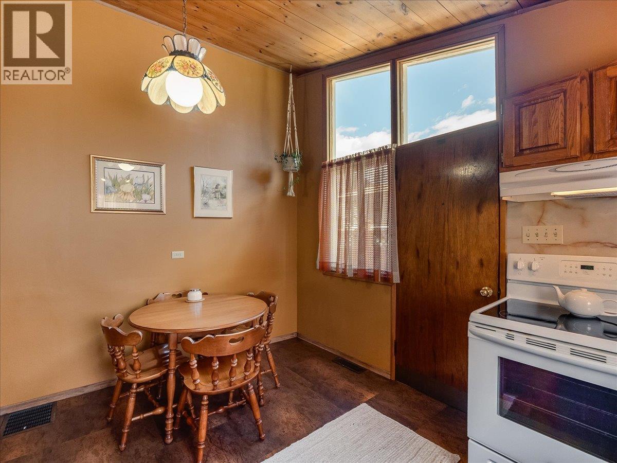 2225 7th Avenue, Trail, British Columbia  V1R 3C9 - Photo 8 - 10380908