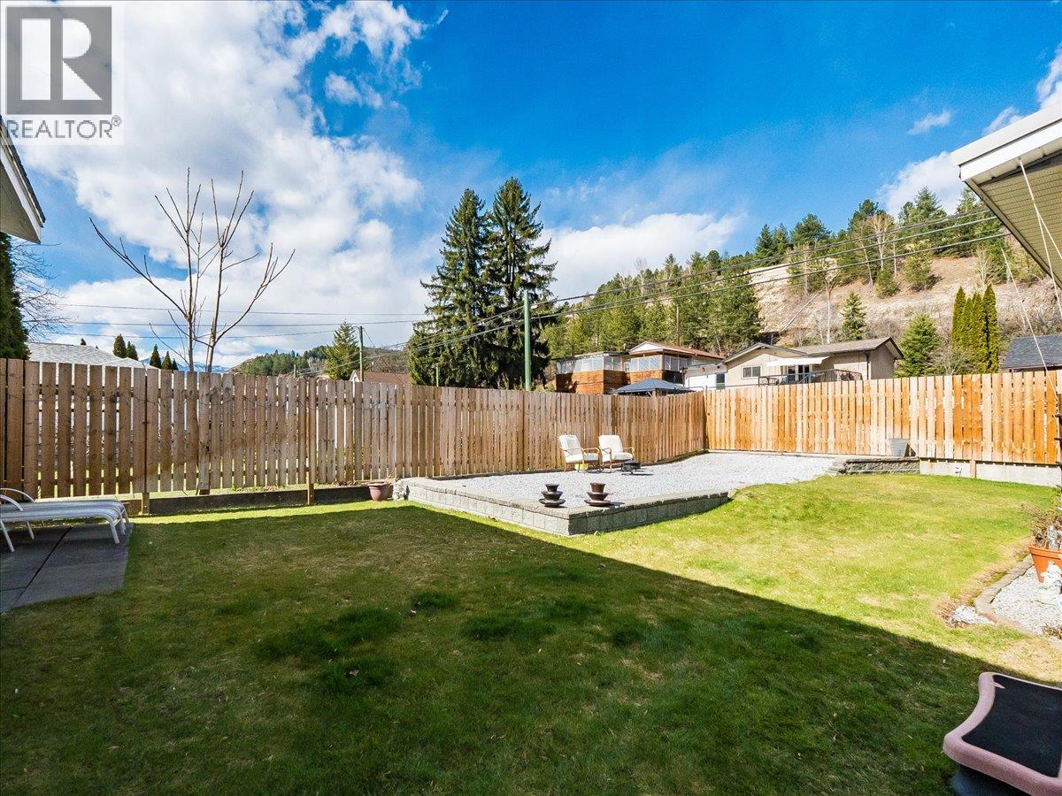 2225 7th Avenue, Trail, British Columbia  V1R 3C9 - Photo 49 - 10380908