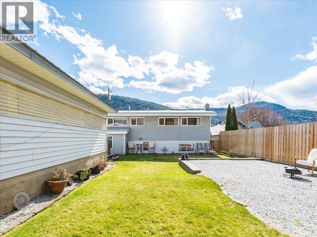 2225 7th Avenue, Trail, British Columbia  V1R 3C9 - Photo 47 - 10380908