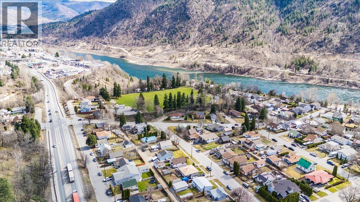 2225 7th Avenue, Trail, British Columbia  V1R 3C9 - Photo 61 - 10380908