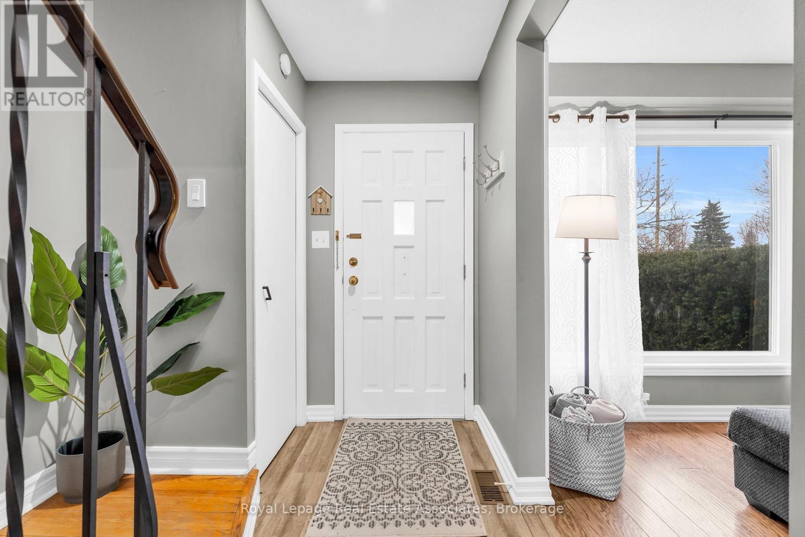 31 - 20 Mountainview Road S, Halton Hills, Ontario  L7G 4K3 - Photo 2 - W12886620