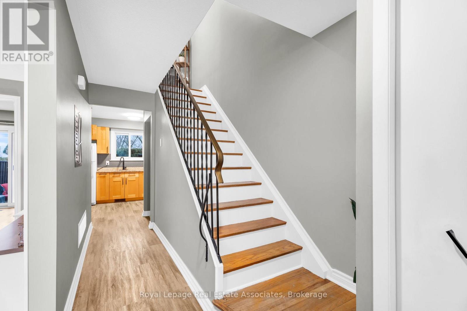 31 - 20 Mountainview Road S, Halton Hills, Ontario  L7G 4K3 - Photo 13 - W12886620