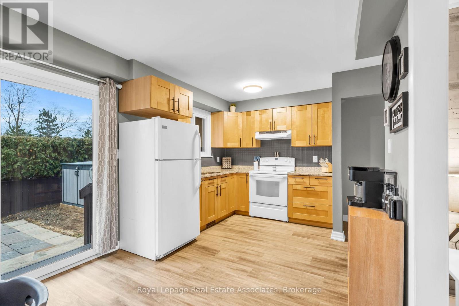 31 - 20 Mountainview Road S, Halton Hills, Ontario  L7G 4K3 - Photo 10 - W12886620