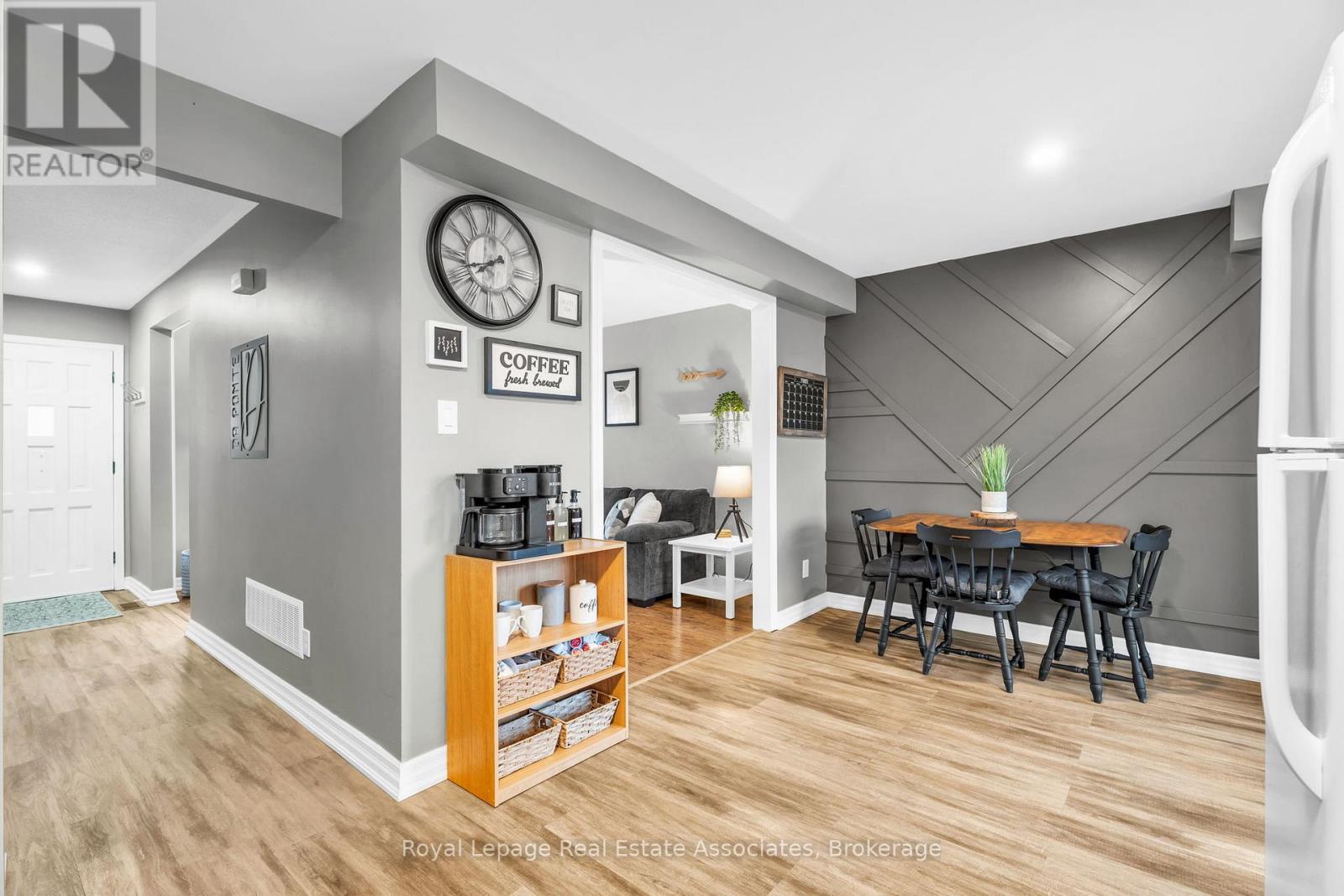 31 - 20 Mountainview Road S, Halton Hills, Ontario  L7G 4K3 - Photo 8 - W12886620