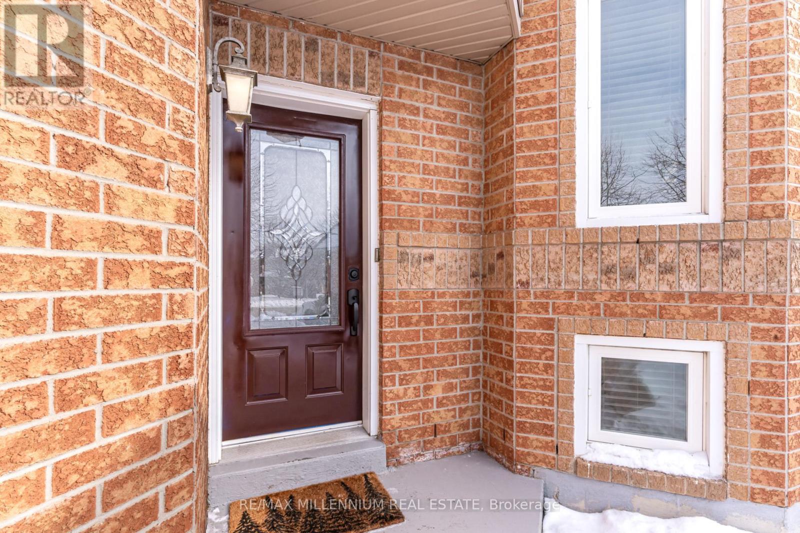 145 Springview Drive, Brampton, Ontario  L6X 4K2 - Photo 5 - W12931254