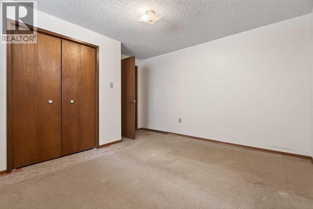 58 Westwood Drive SW, Calgary, Alberta  T3C 2V7 - Photo 38 - A2294238