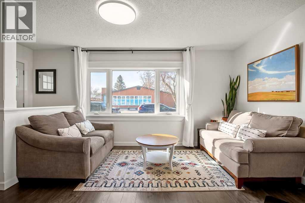 330 3 Avenue SE, High River, Alberta  T1V 1H7 - Photo 3 - A2295908