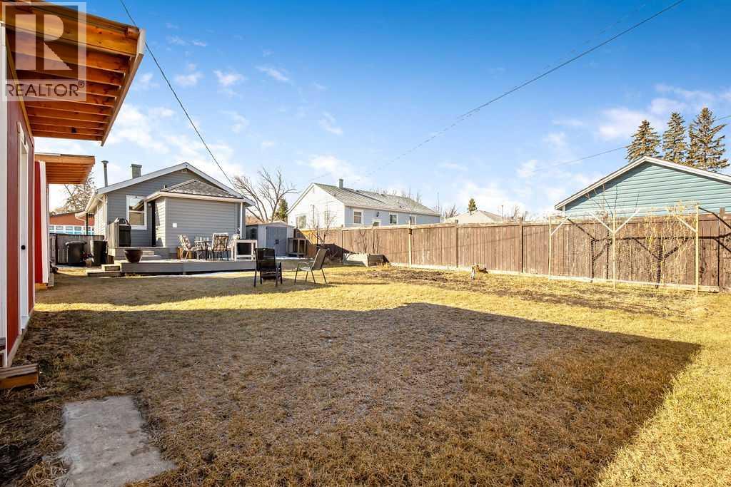 330 3 Avenue SE, High River, Alberta  T1V 1H7 - Photo 35 - A2295908