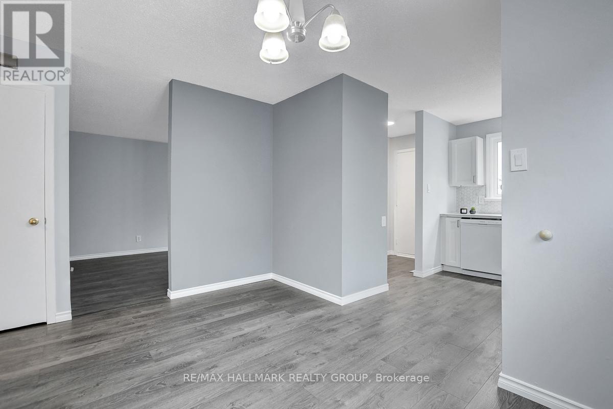 71 Morton Drive, Ottawa, Ontario  K2L 1W9 - Photo 13 - X12931374