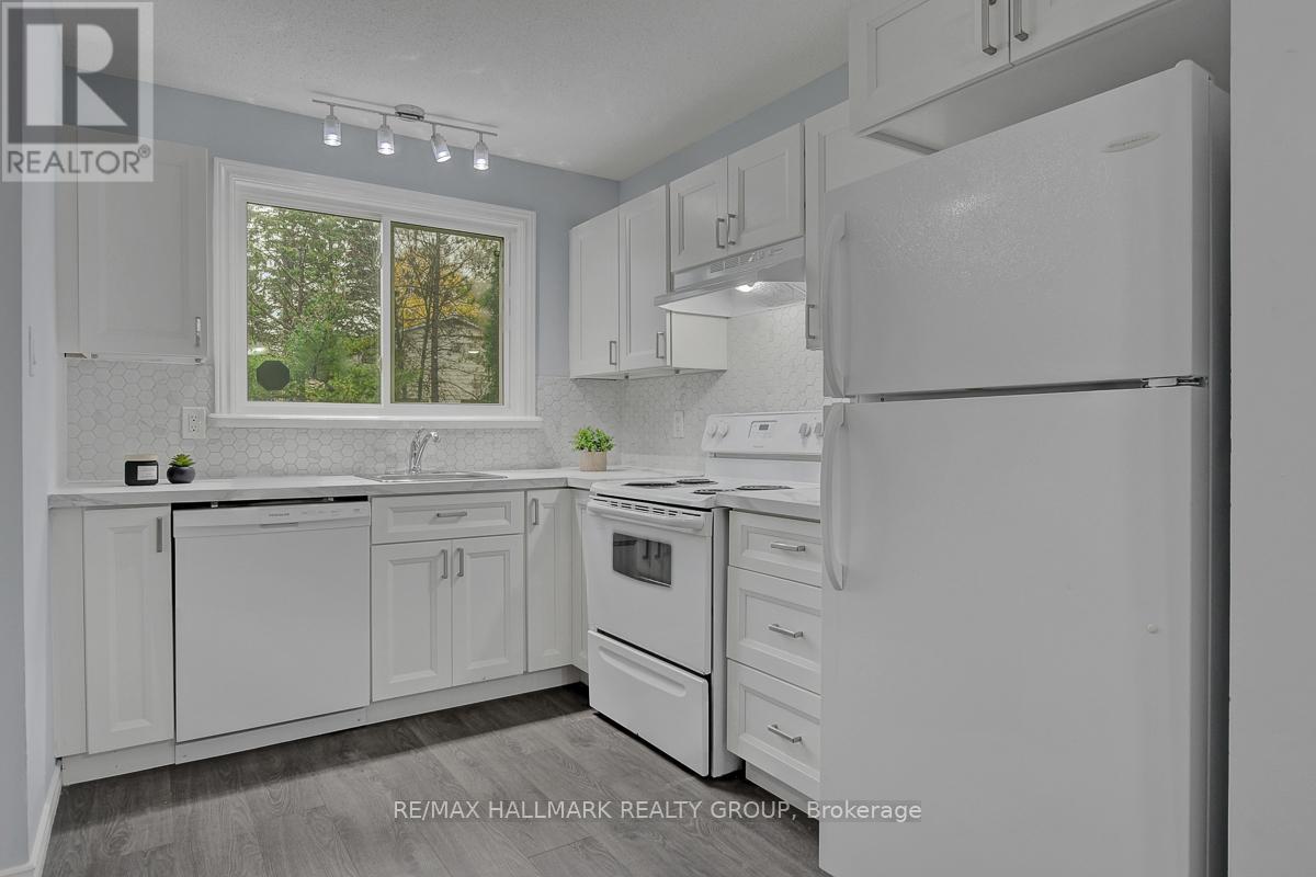 71 Morton Drive, Ottawa, Ontario  K2L 1W9 - Photo 14 - X12931374