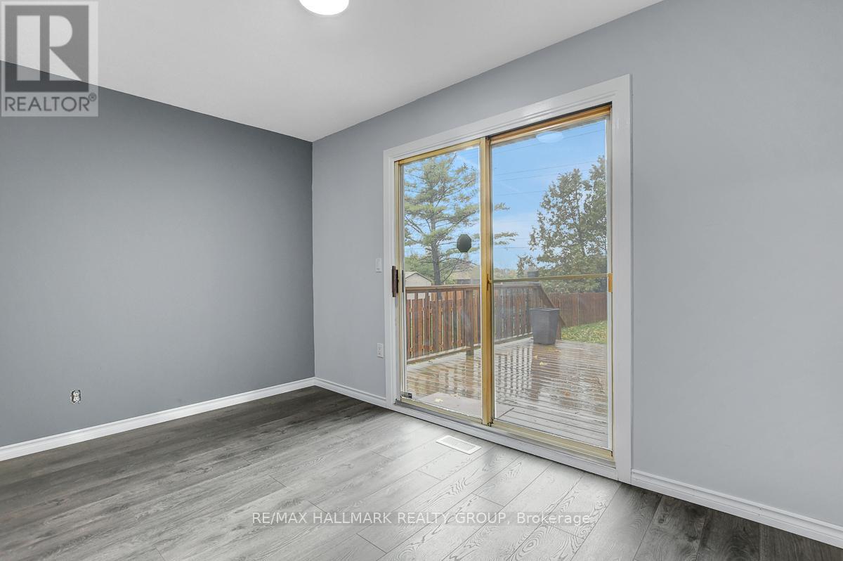71 Morton Drive, Ottawa, Ontario  K2L 1W9 - Photo 24 - X12931374