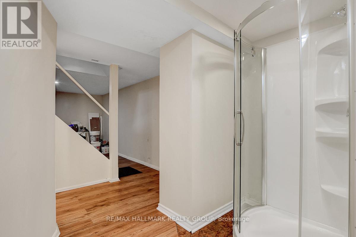 71 Morton Drive, Ottawa, Ontario  K2L 1W9 - Photo 33 - X12931374