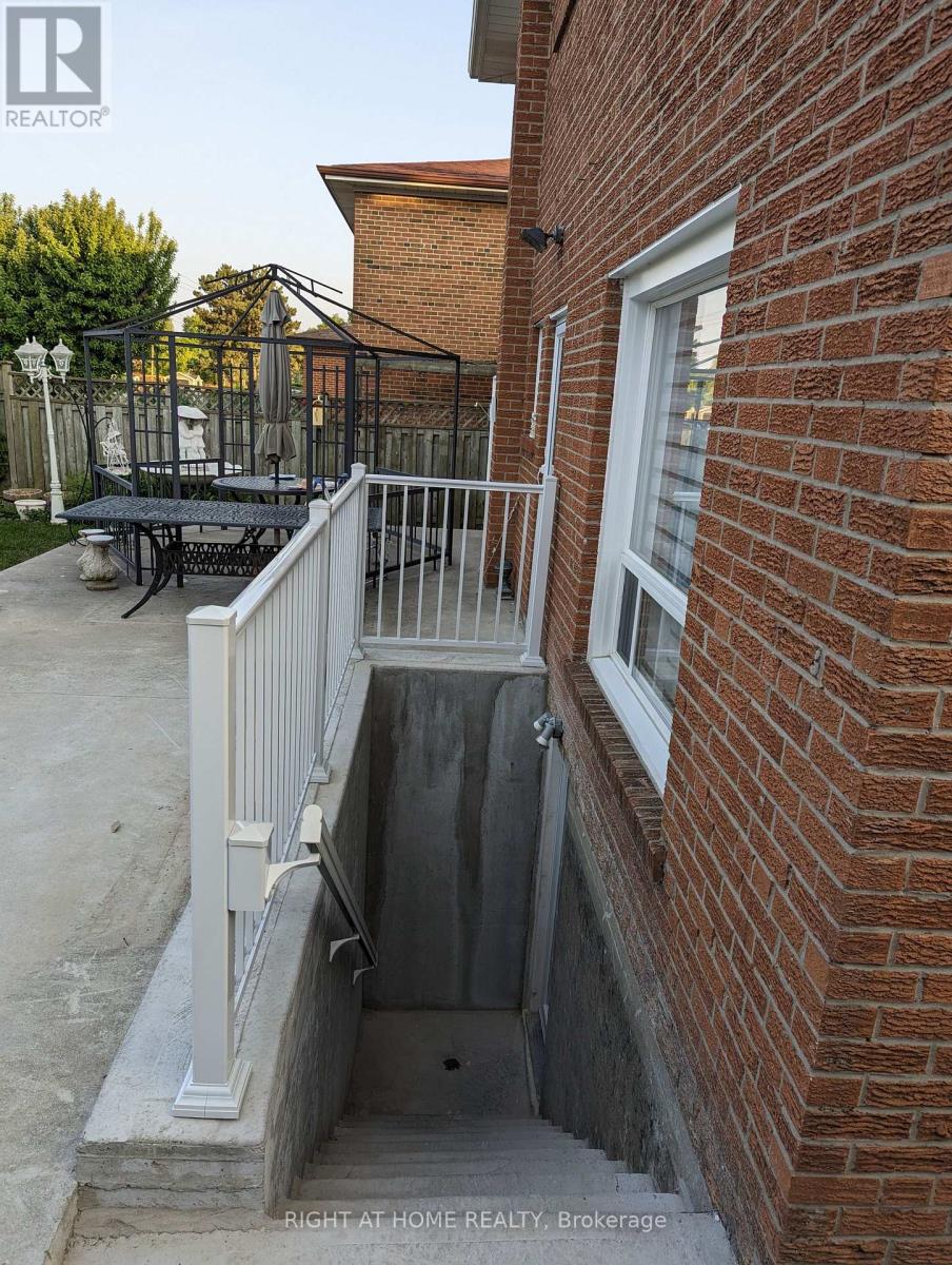 29 Brantford Drive, Toronto, Ontario  M1W 1E2 - Photo 15 - E12931398